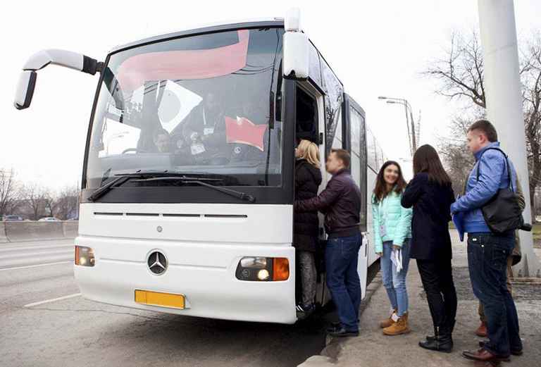 Пассажирские перевозки по межгороду. 13 человек из Владикавказа в Пограничный переход в грузию по военно-грузинской 