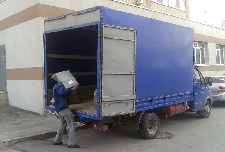 Перевозка на газели  43 коробок С конвертами  попутно из Москва в Балаково